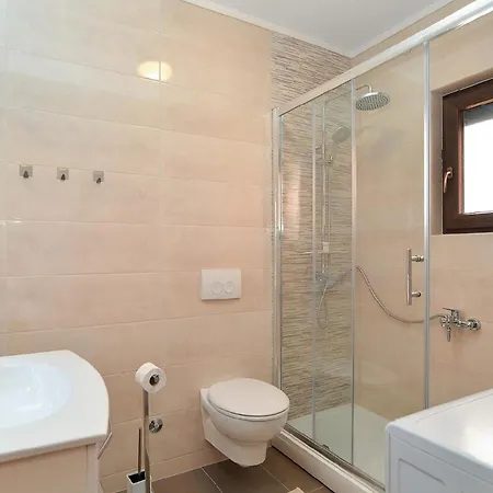 Fuer 8 Personen Ca 120 Qm In Pula, Istrien Istrische Riviera *