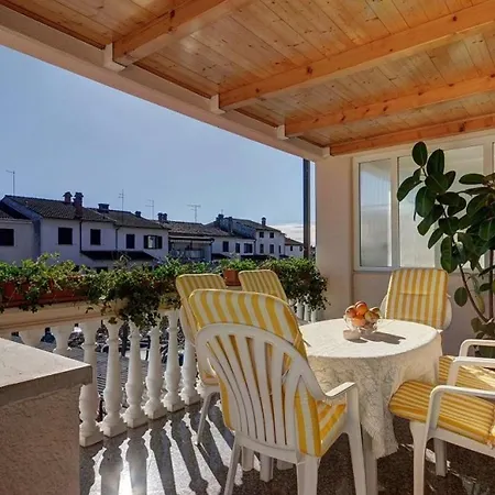Fuer 8 Personen Ca 120 Qm In Pula, Istrien Istrische Riviera Apartment *