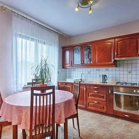 Fuer 8 Personen Ca 120 Qm In Pula, Istrien Istrische Riviera Apartment Pula