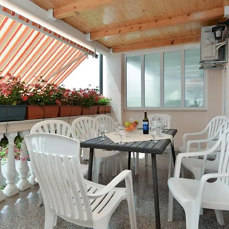 Fuer 8 Personen Ca 120 Qm In Pula, Istrien Istrische Riviera Apartment *
