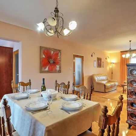 Fuer 8 Personen Ca 120 Qm In Pula, Istrien Istrische Riviera