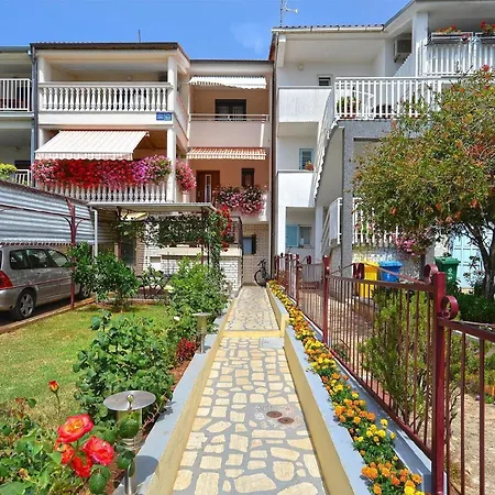 Fuer 8 Personen Ca 120 Qm In Pula, Istrien Istrische Riviera Apartment *